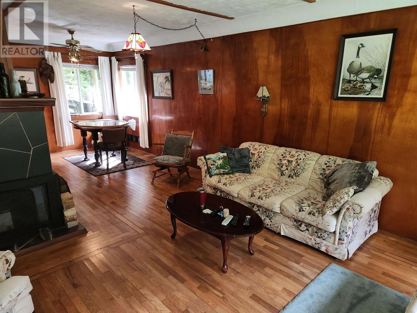 102 GARDEN DRIVE, Bella Coola