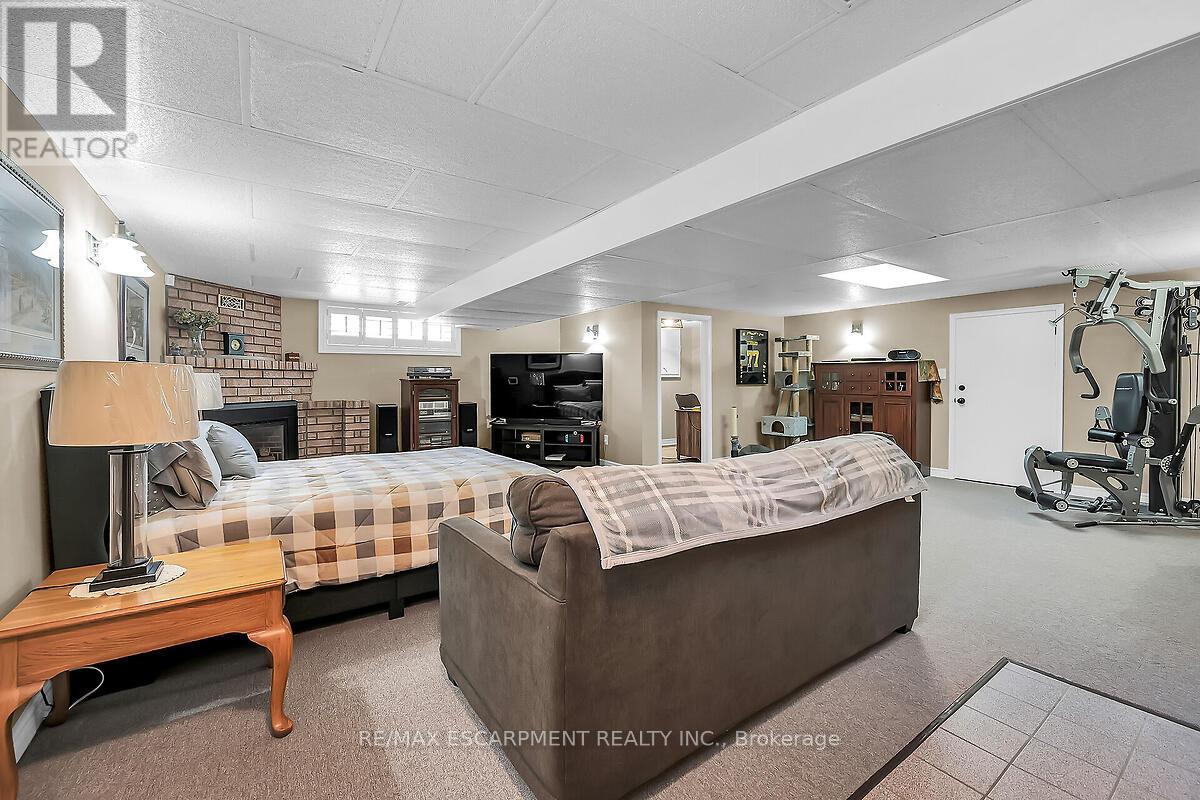 Photo 20 of 102 Kennedy Avenue, Hamilton ON