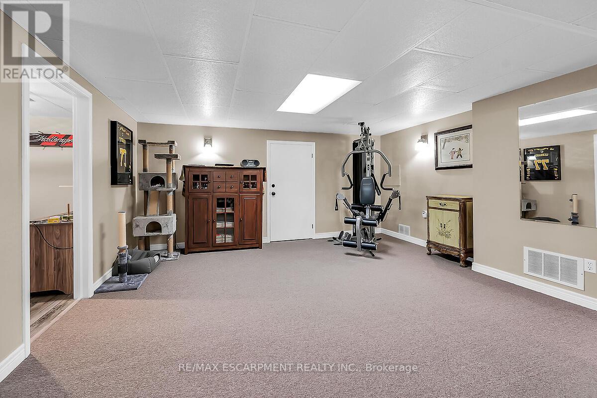 Photo 23 of 102 Kennedy Avenue, Hamilton ON