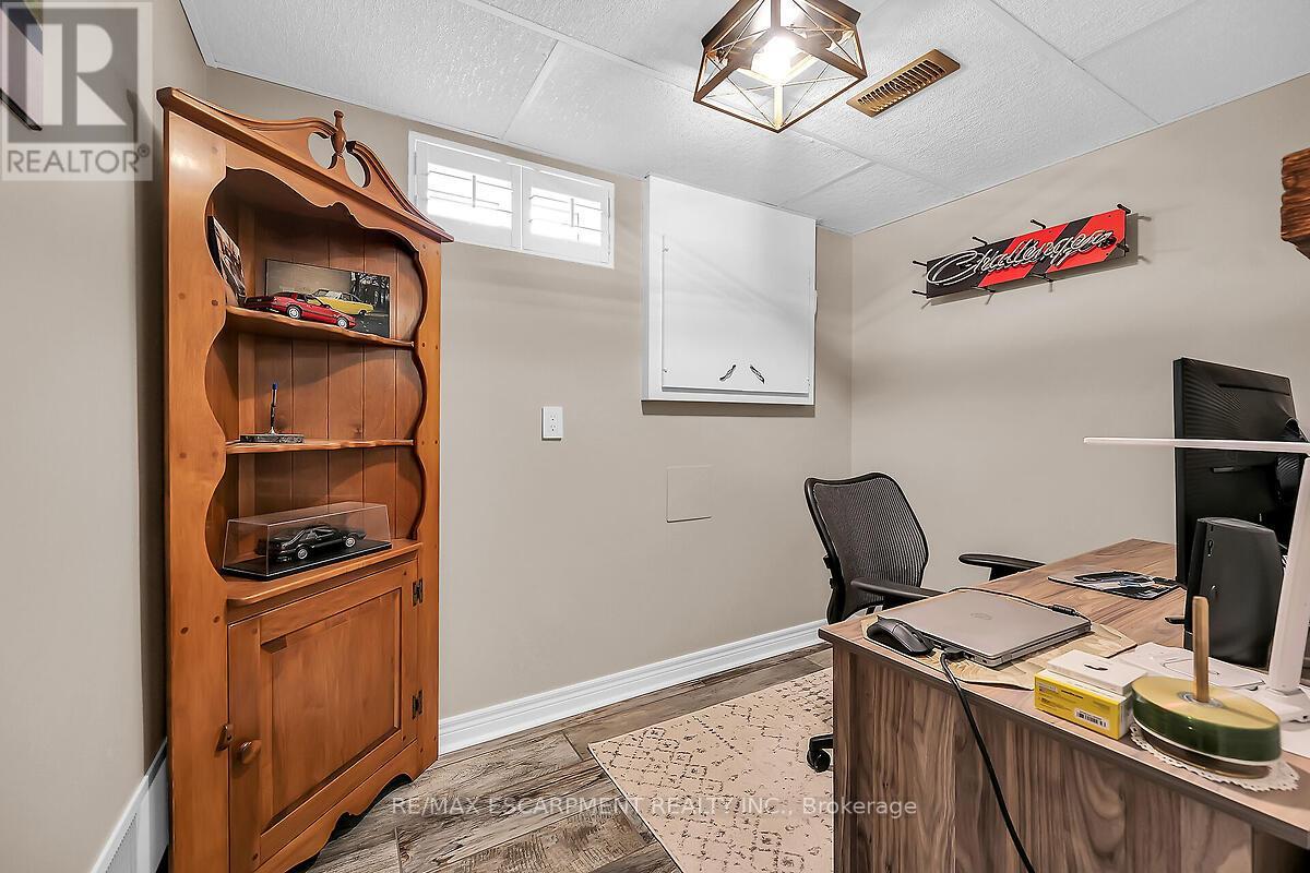 Photo 24 of 102 Kennedy Avenue, Hamilton ON
