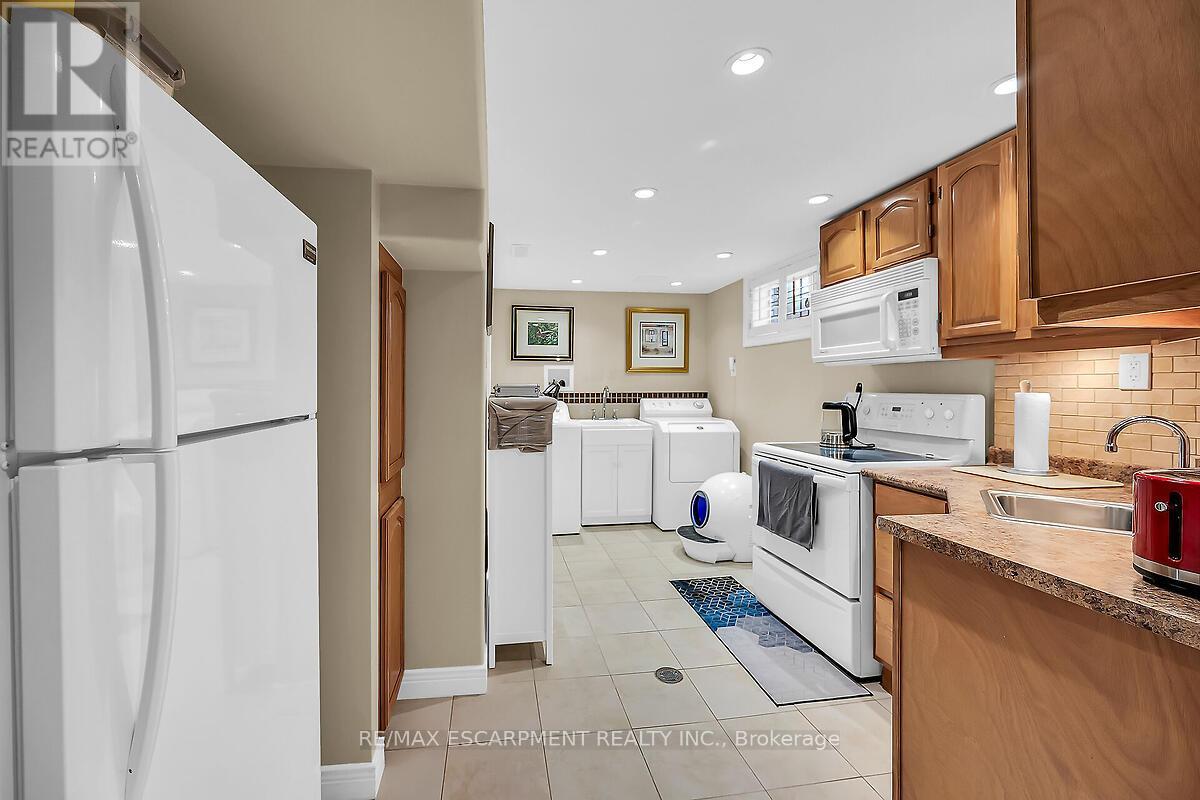 Photo 26 of 102 Kennedy Avenue, Hamilton ON