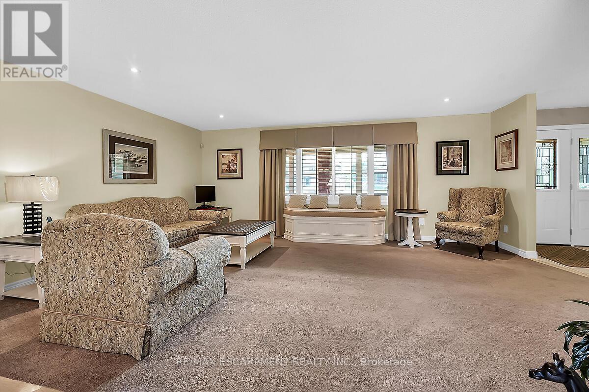 Photo 8 of 102 Kennedy Avenue, Hamilton ON