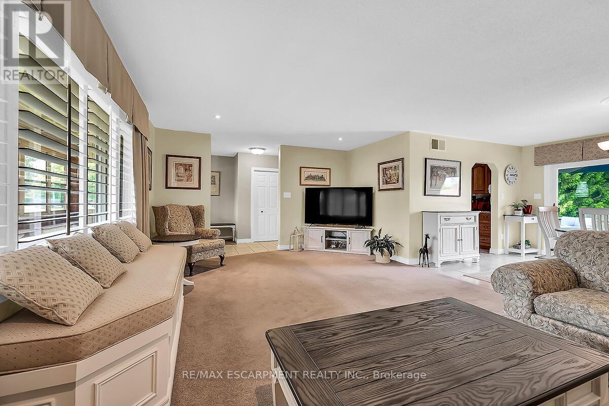 Photo 9 of 102 Kennedy Avenue, Hamilton ON