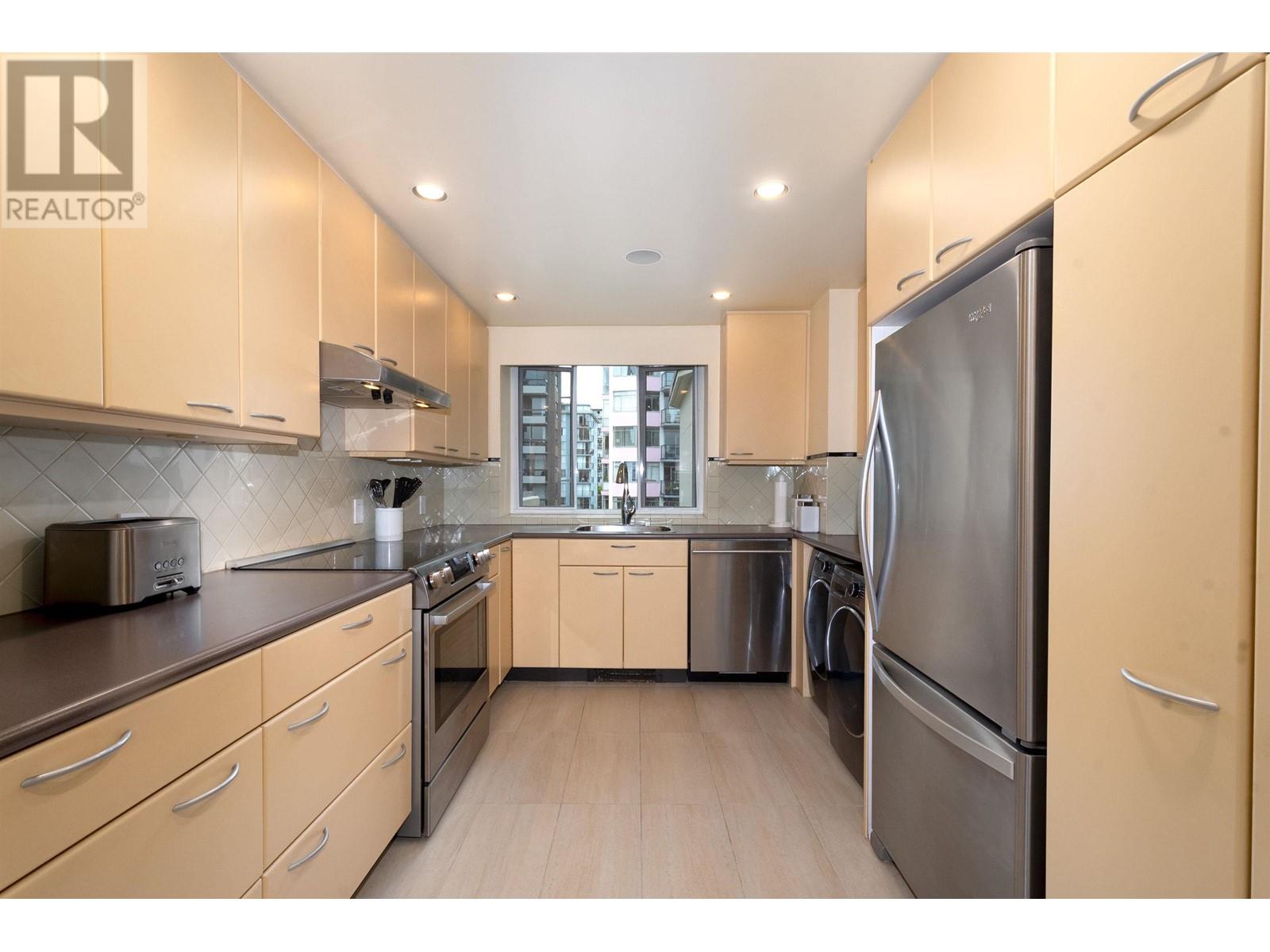 606 1949 BEACH AVENUE, Vancouver real estate listing R3009935