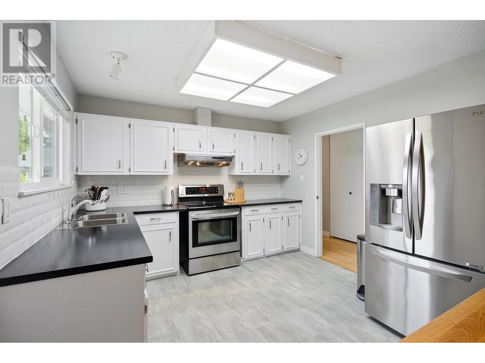 3032 ARMADA STREET, Coquitlam real estate listing R3009670