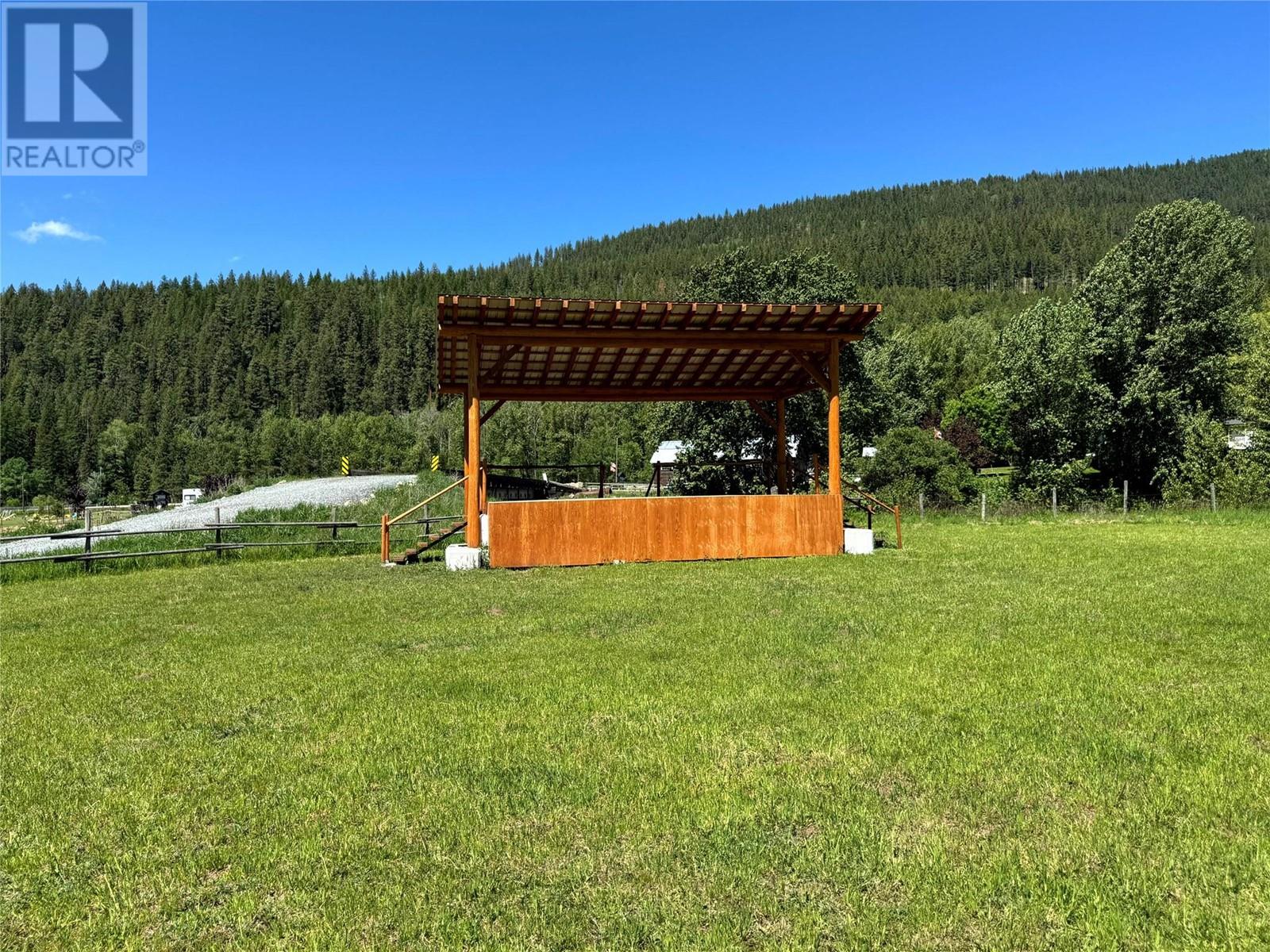 Other for Sale in Yahk – 8623 3/95 Highway, Yahk - Image 12