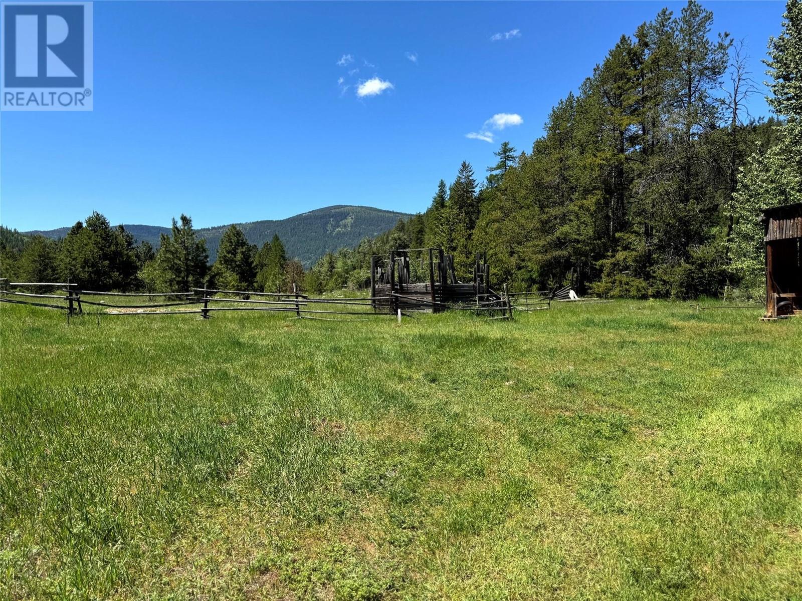 Other for Sale in Yahk – 8623 3/95 Highway, Yahk - Image 45