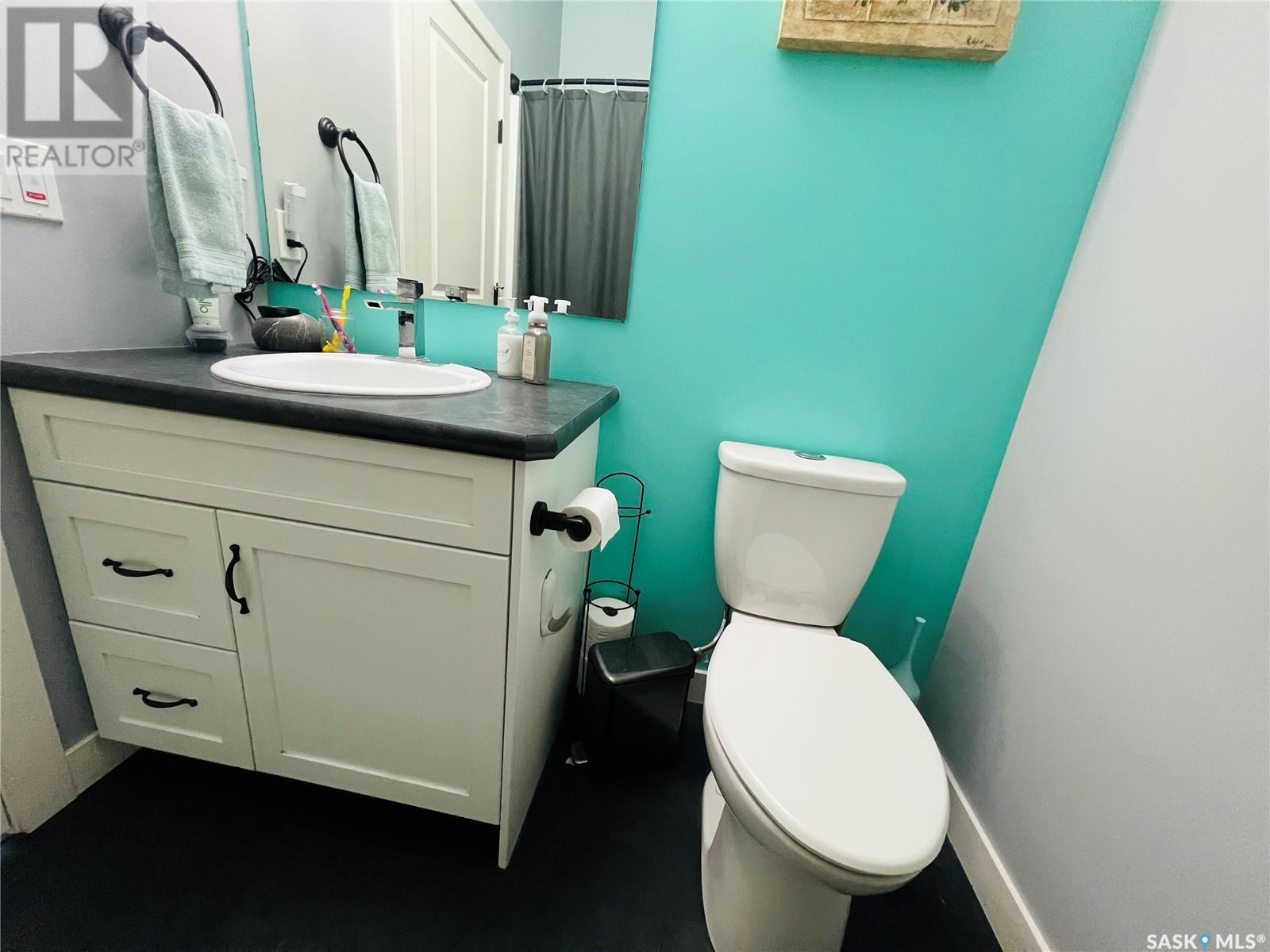 Photo 20 of 617 Douglas Drive, Swift Current SK