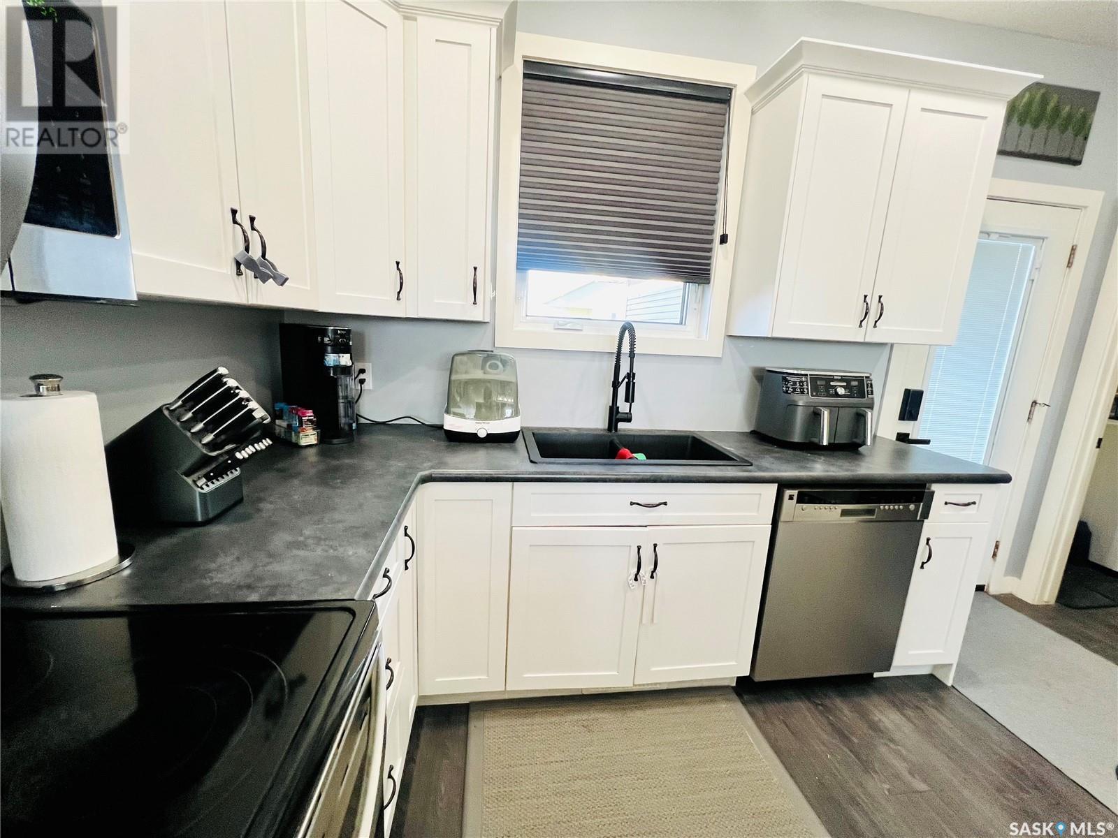 Photo 42 of 617 Douglas Drive, Swift Current SK