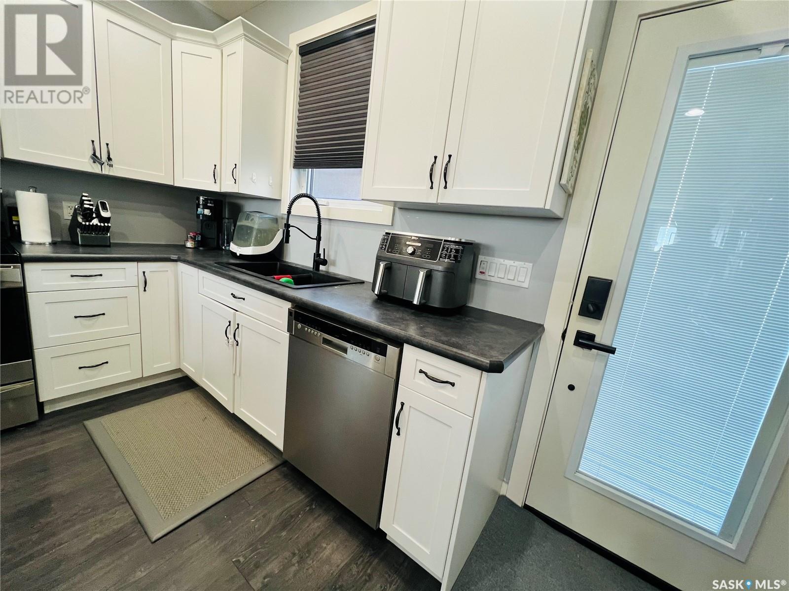 Photo 33 of 617 Douglas Drive, Swift Current SK