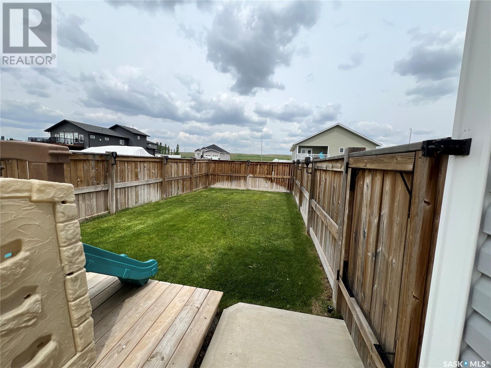 Photo 18 of 617 Douglas Drive, Swift Current SK
