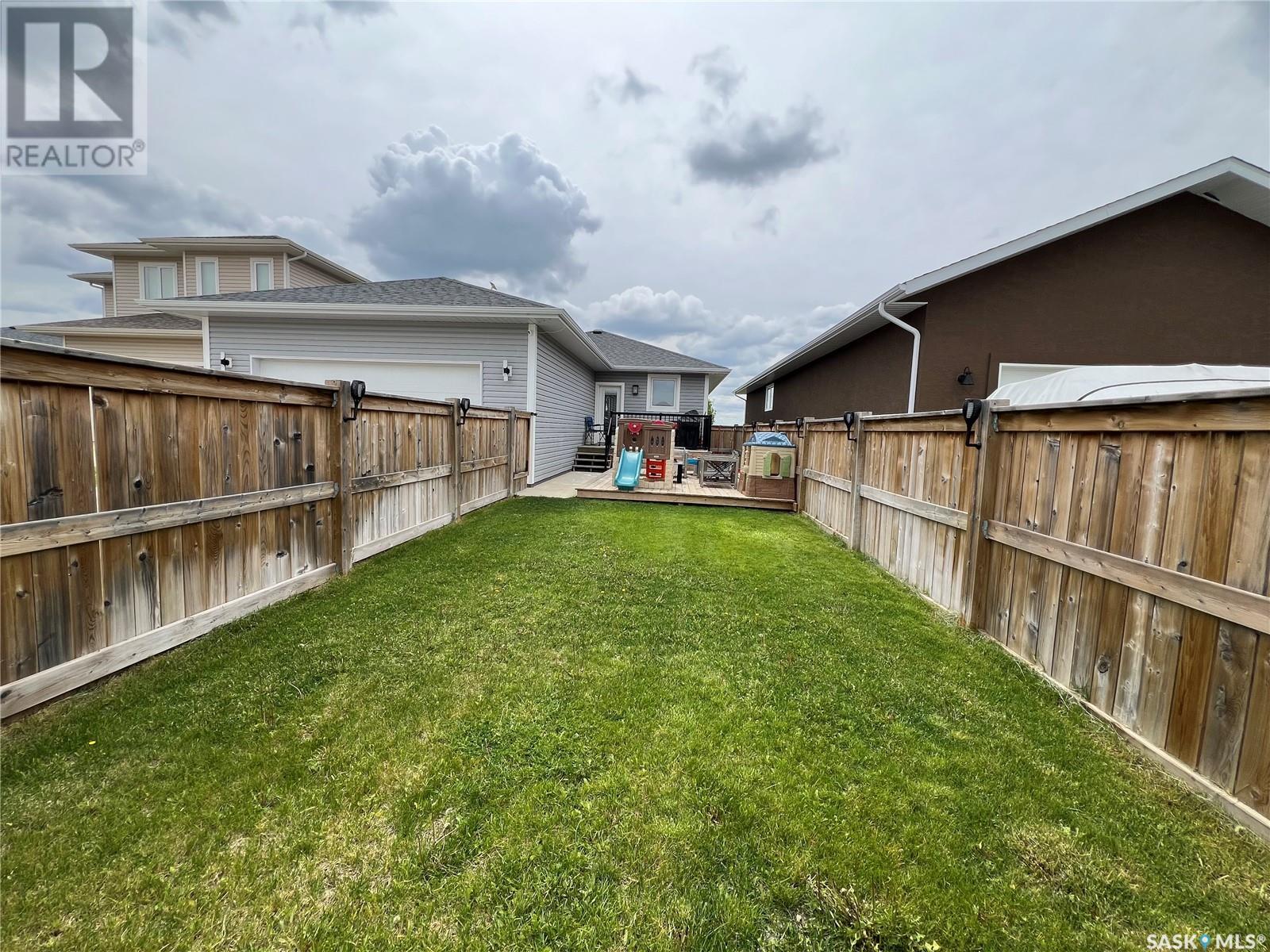 Photo 2 of 617 Douglas Drive, Swift Current SK