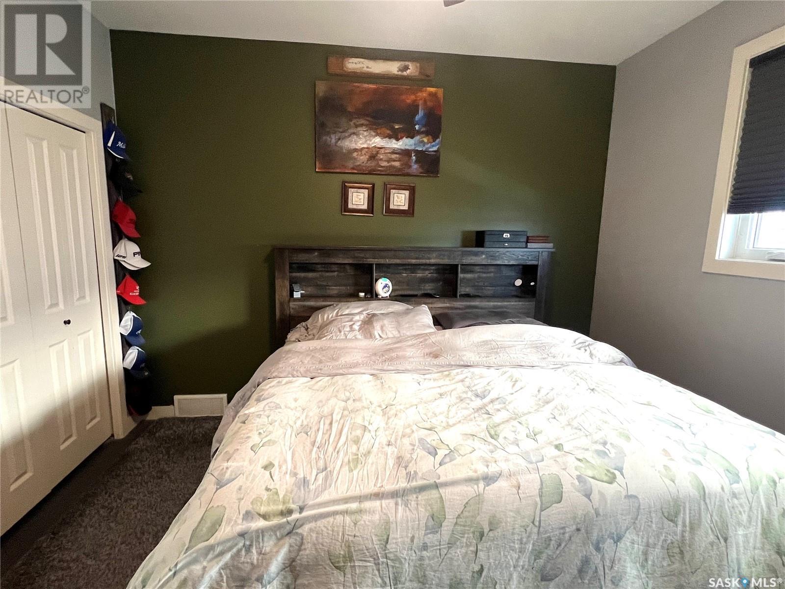 Photo 3 of 617 Douglas Drive, Swift Current SK