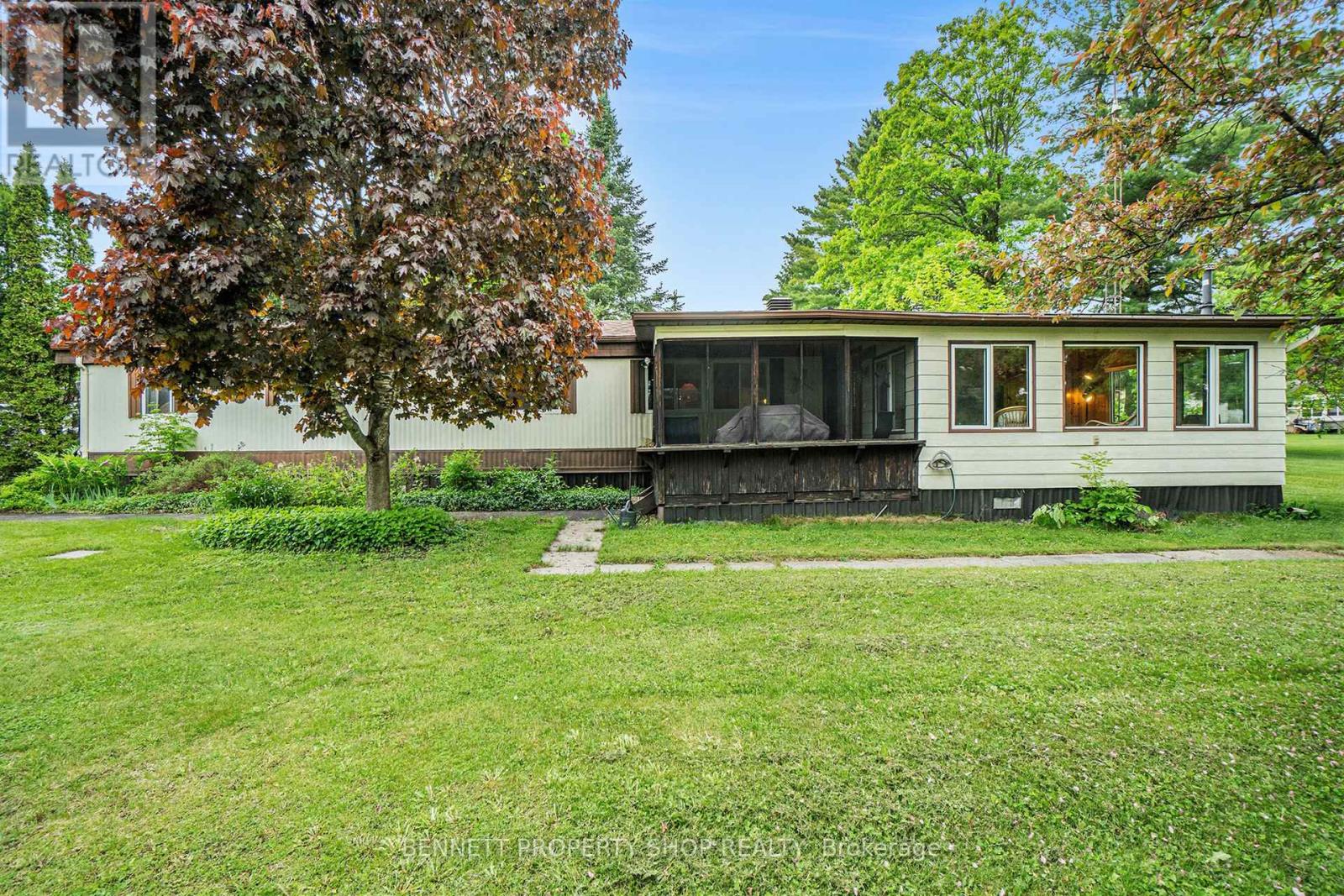 Photo 11 of 36 Woodside Lane, Mcnab Braeside ON