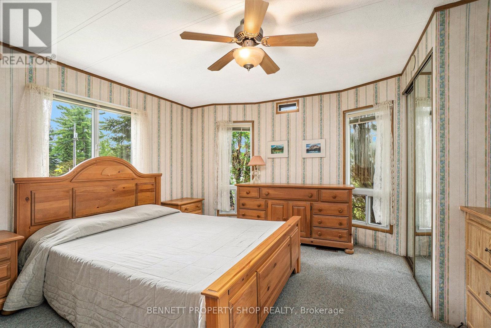 Photo 16 of 36 Woodside Lane, Mcnab Braeside ON