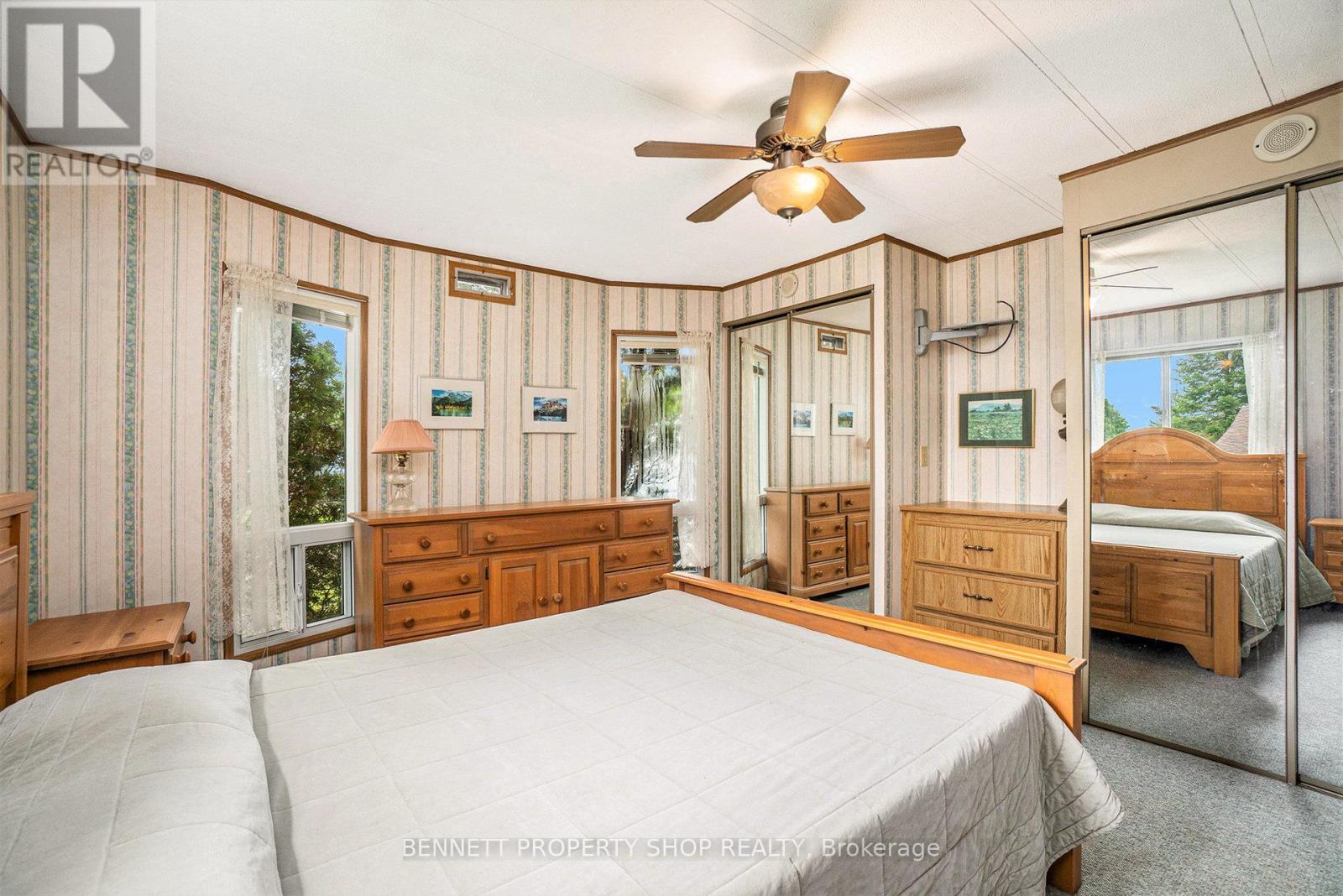 Photo 4 of 36 Woodside Lane, Mcnab Braeside ON