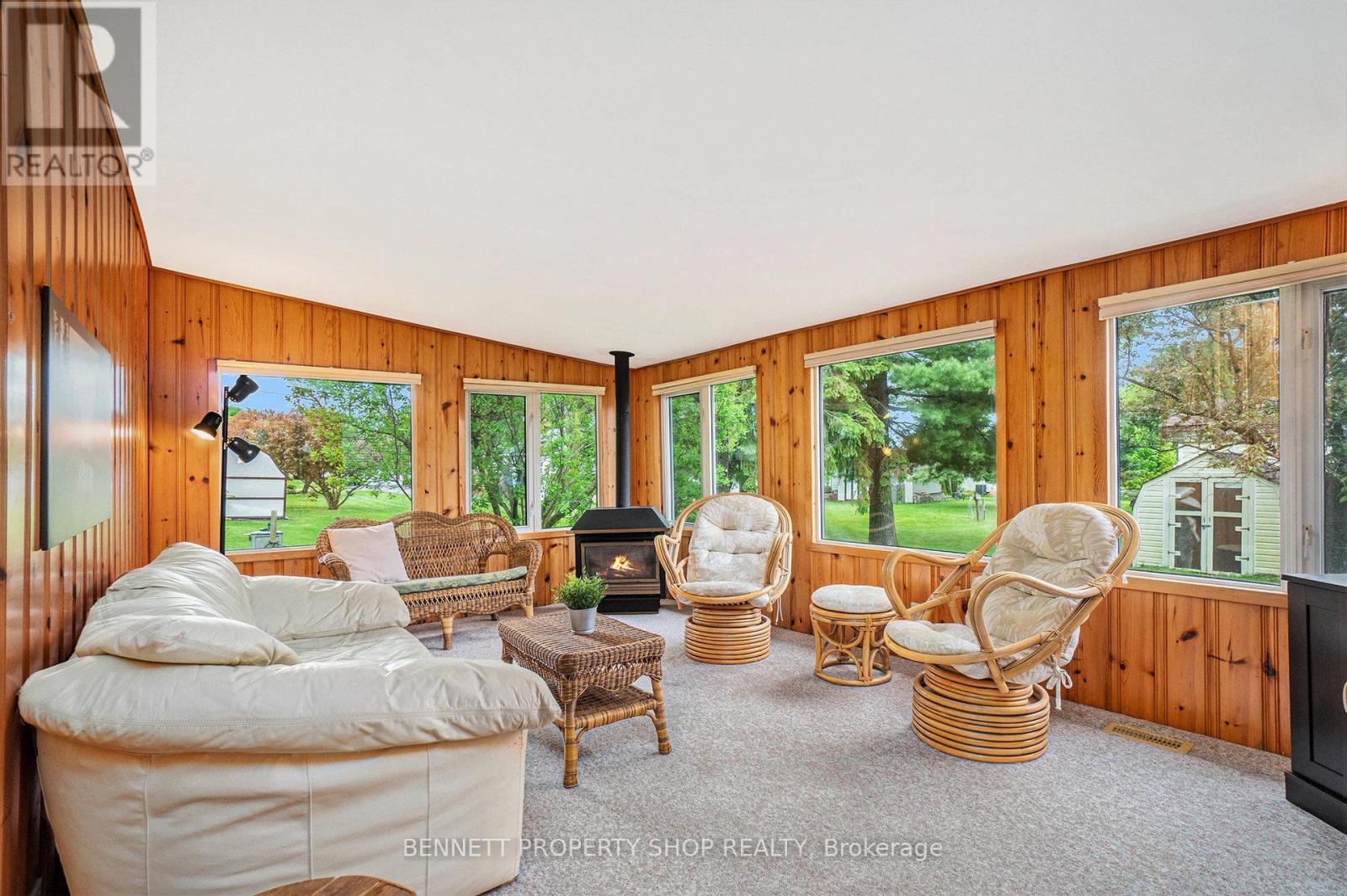 Photo 1 of 36 Woodside Lane, Mcnab Braeside ON