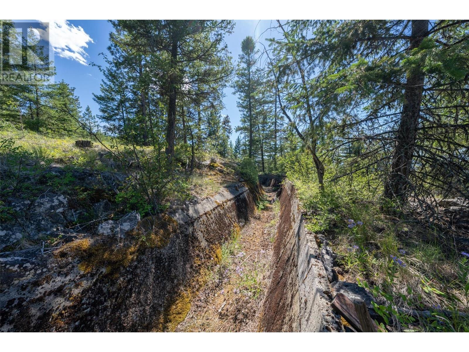 5401-5403 McCulloch Road, Kelowna