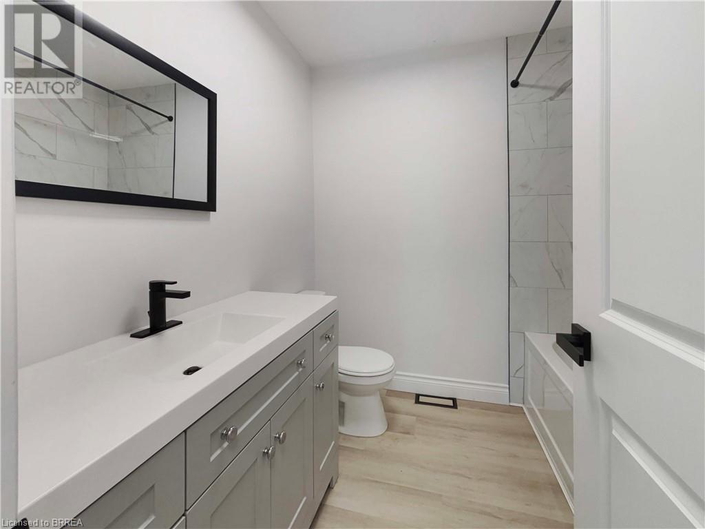 Photo 18 of 245 Hardy Road, Brantford ON