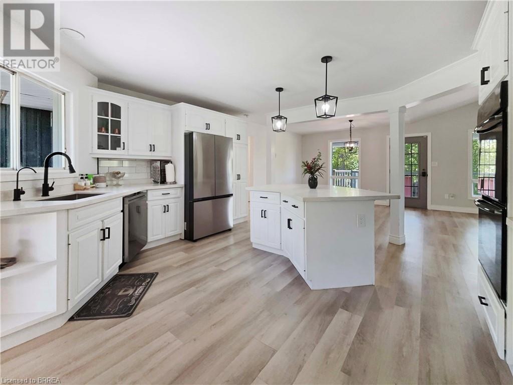 Photo 10 of 245 Hardy Road, Brantford ON