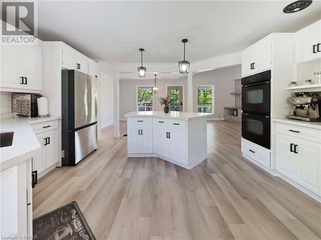 Photo 9 of 245 Hardy Road, Brantford ON