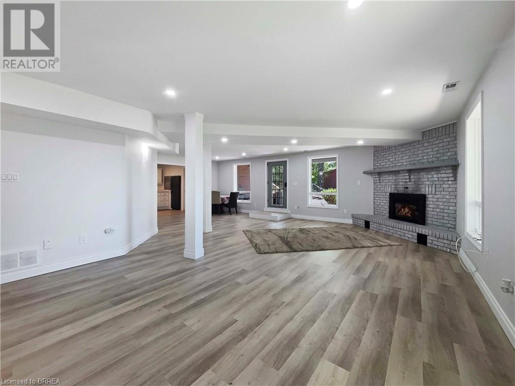 Photo 26 of 245 Hardy Road, Brantford ON