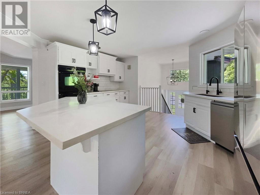 Photo 11 of 245 Hardy Road, Brantford ON