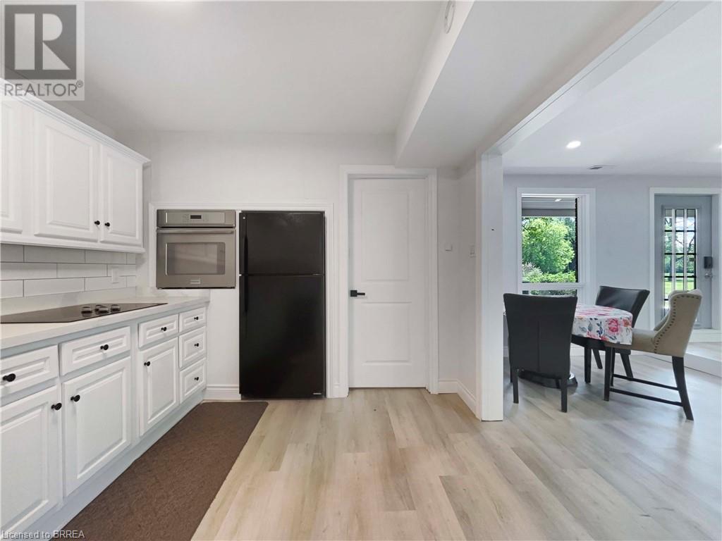 Photo 31 of 245 Hardy Road, Brantford ON