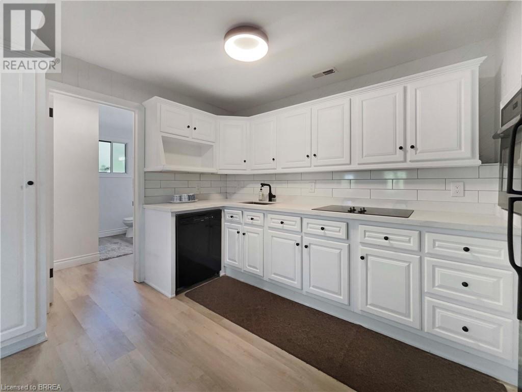 Photo 32 of 245 Hardy Road, Brantford ON
