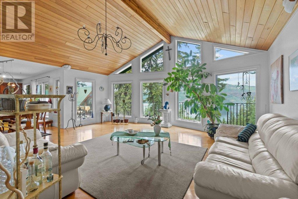 Photo 16 of 2593 Duncan Road, Blind Bay BC