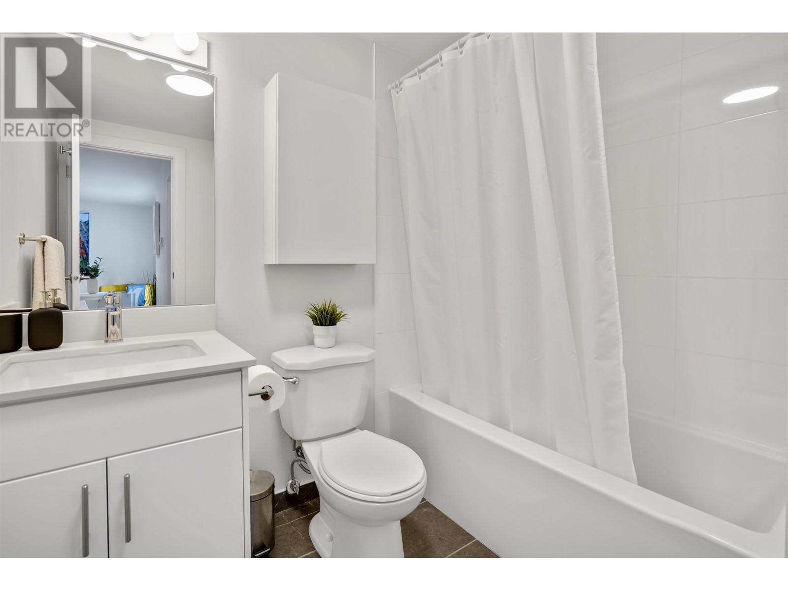 203 8690 MONTCALM STREET, Vancouver real estate listing R3009995