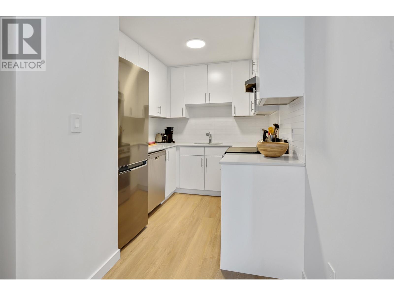 203 8690 MONTCALM STREET, Vancouver real estate listing R3009995
