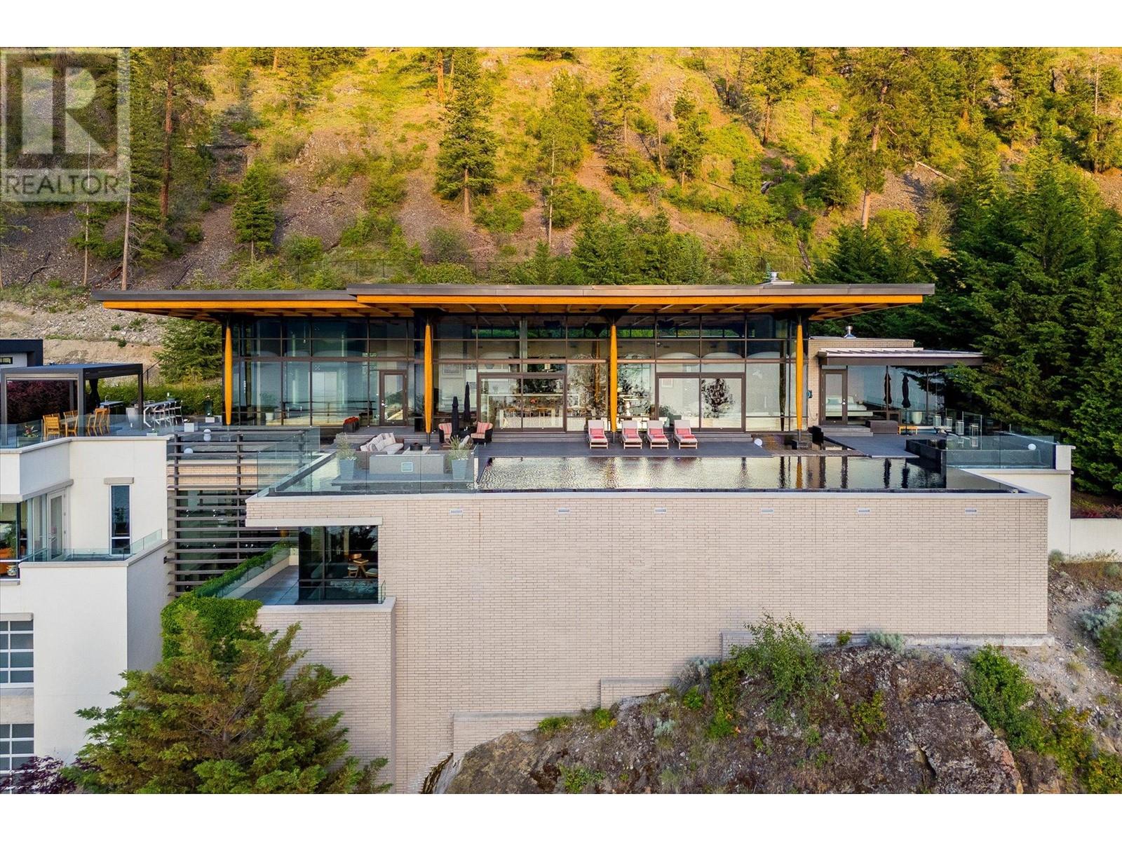 19 180 Sheerwater Court, Kelowna