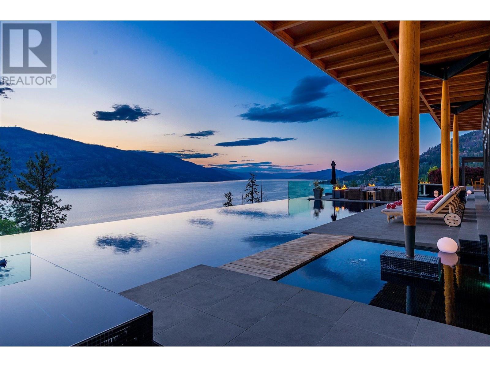 19 180 Sheerwater Court, Kelowna