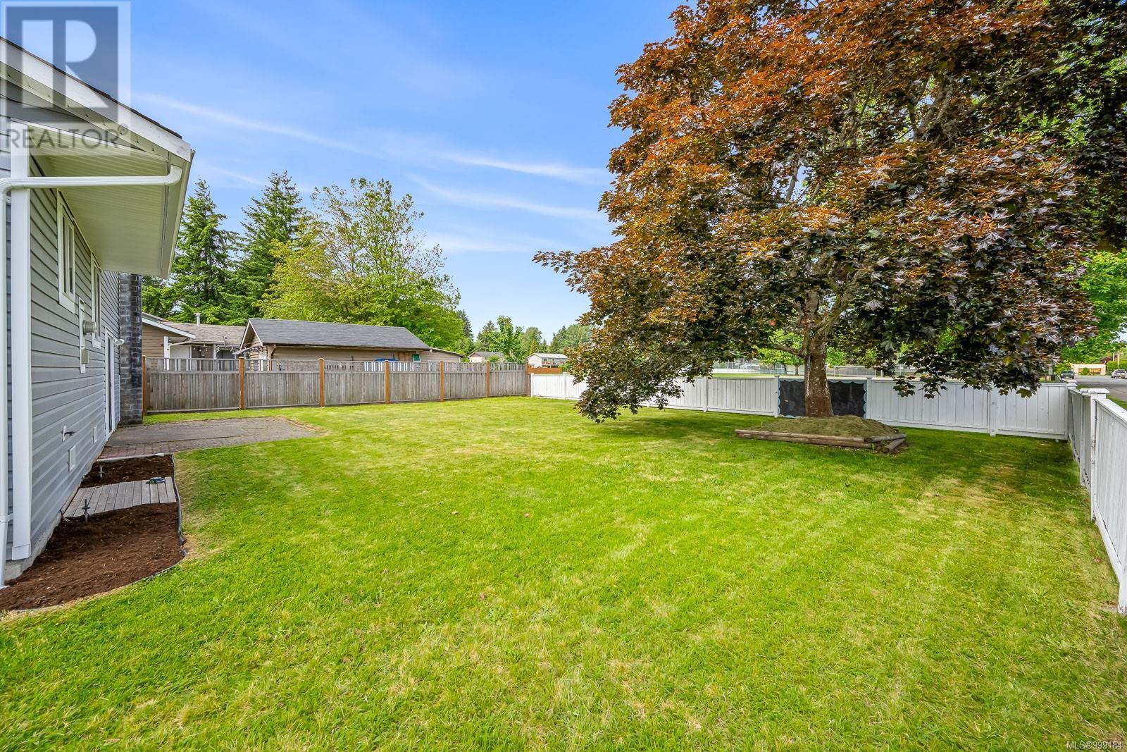 Photo 20 of 1401 22nd St, Courtenay BC