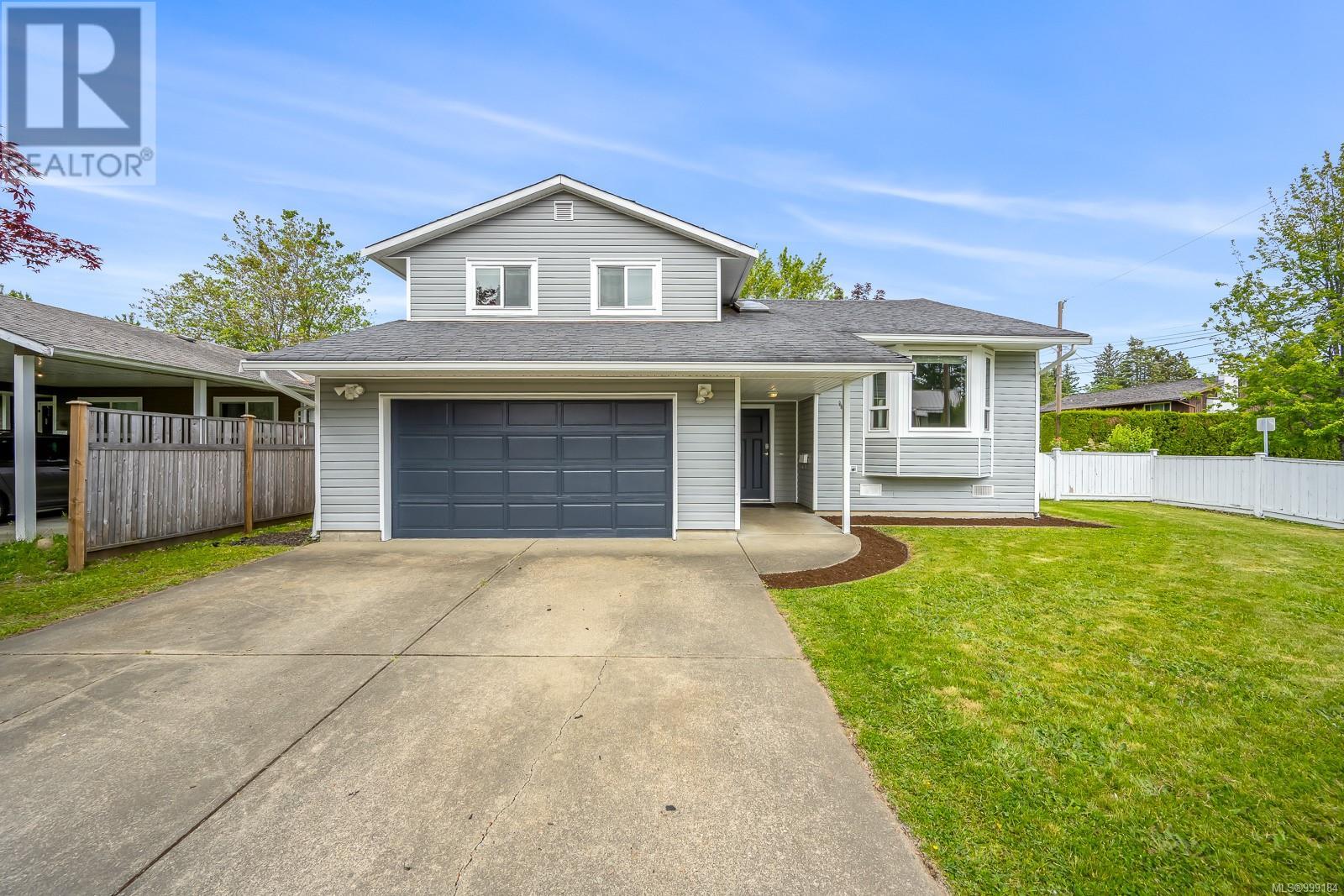 Photo 14 of 1401 22nd St, Courtenay BC
