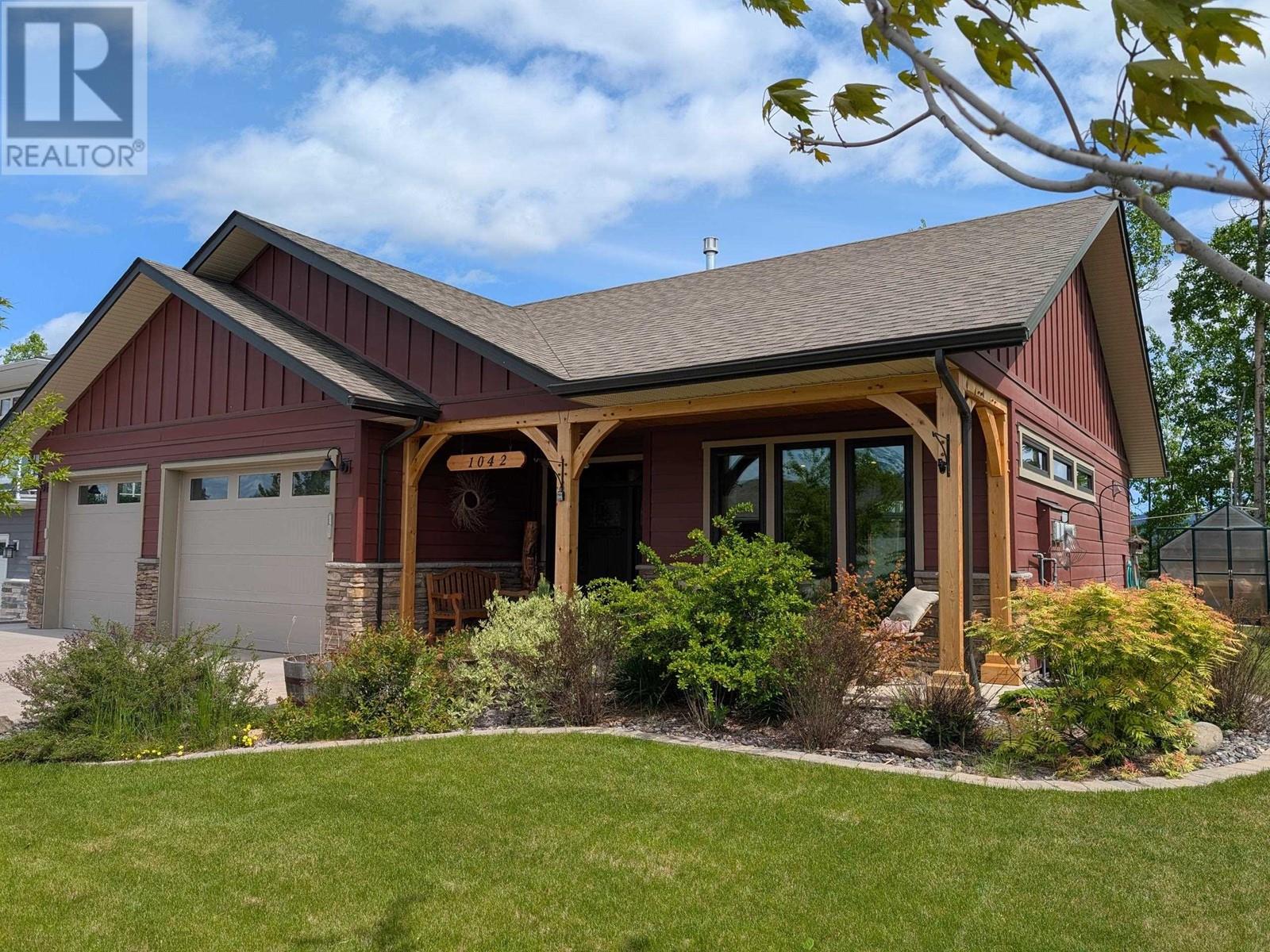 1042 AMBLESIDE Avenue, Smithers