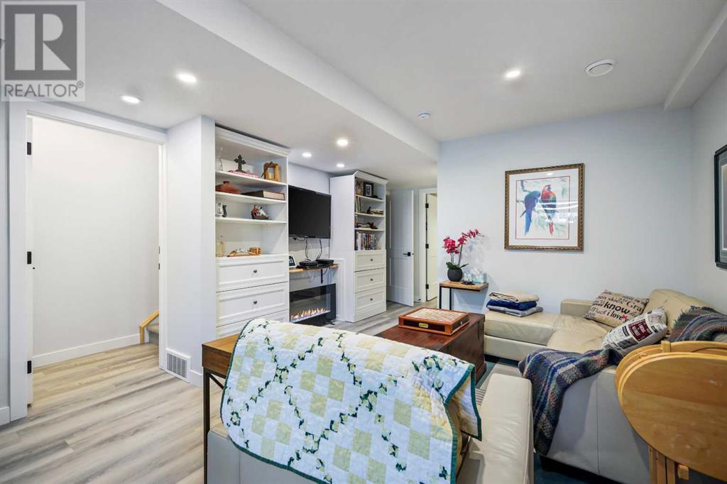 Single Family House for Sale in   Street NW Sunnyside Calgary 