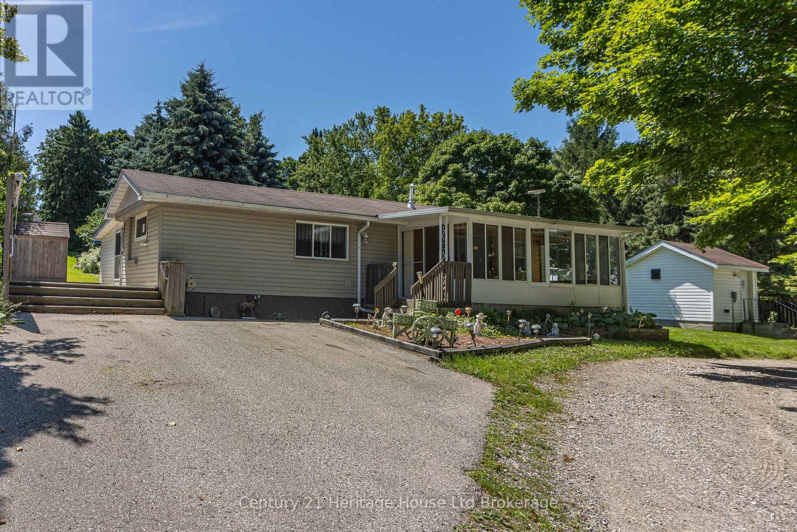 21 TROPICANA - 596101 59 HIGHWAY, East Zorra-Tavistock (Hidden Valley), Ontario