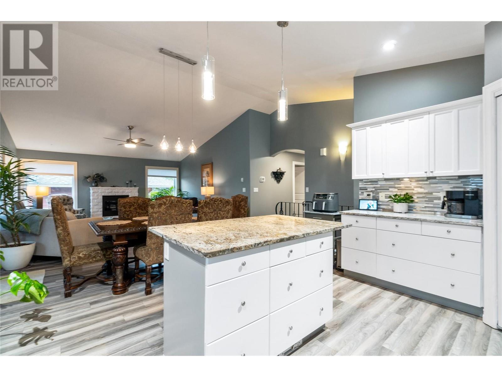  1040 14 Avenue Southeast, Salmon Arm