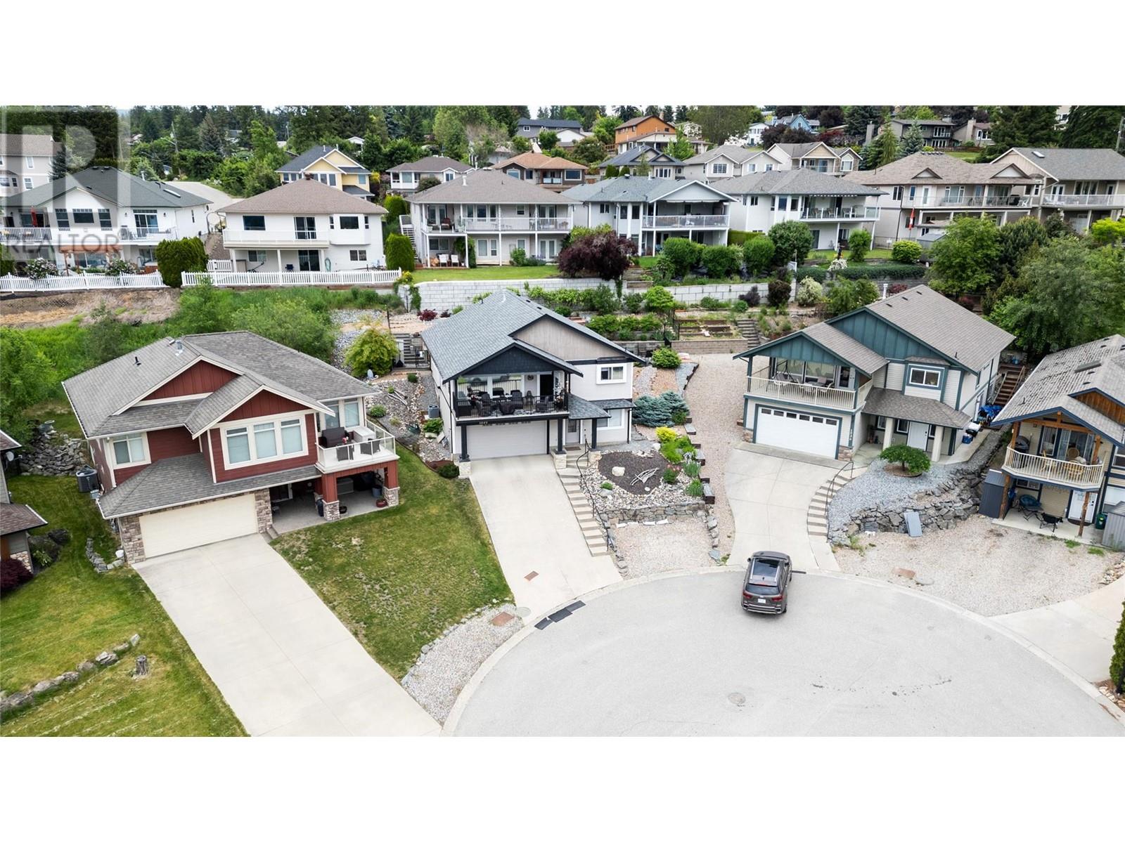  1040 14 Avenue Southeast, Salmon Arm