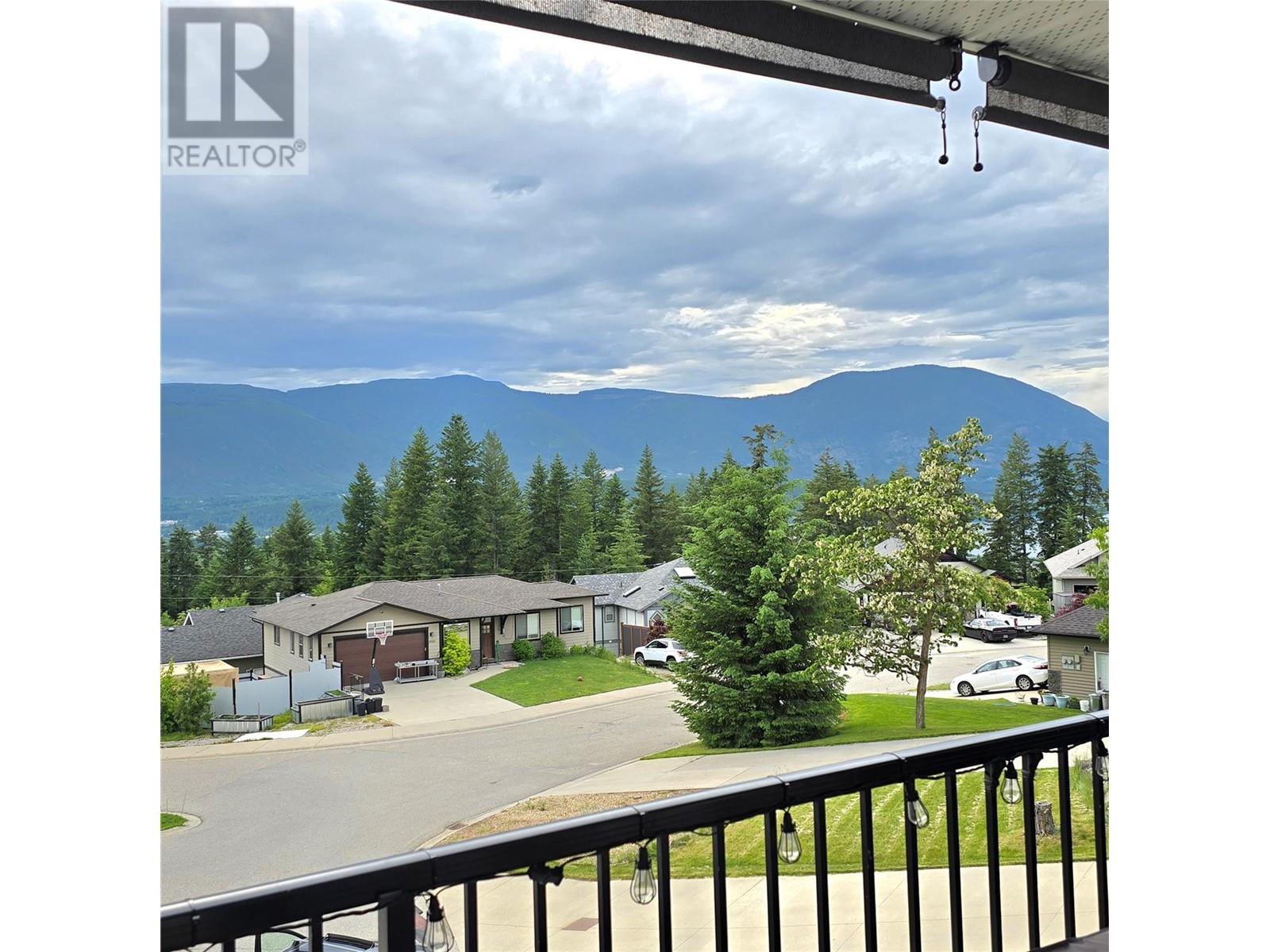  1040 14 Avenue Southeast, Salmon Arm