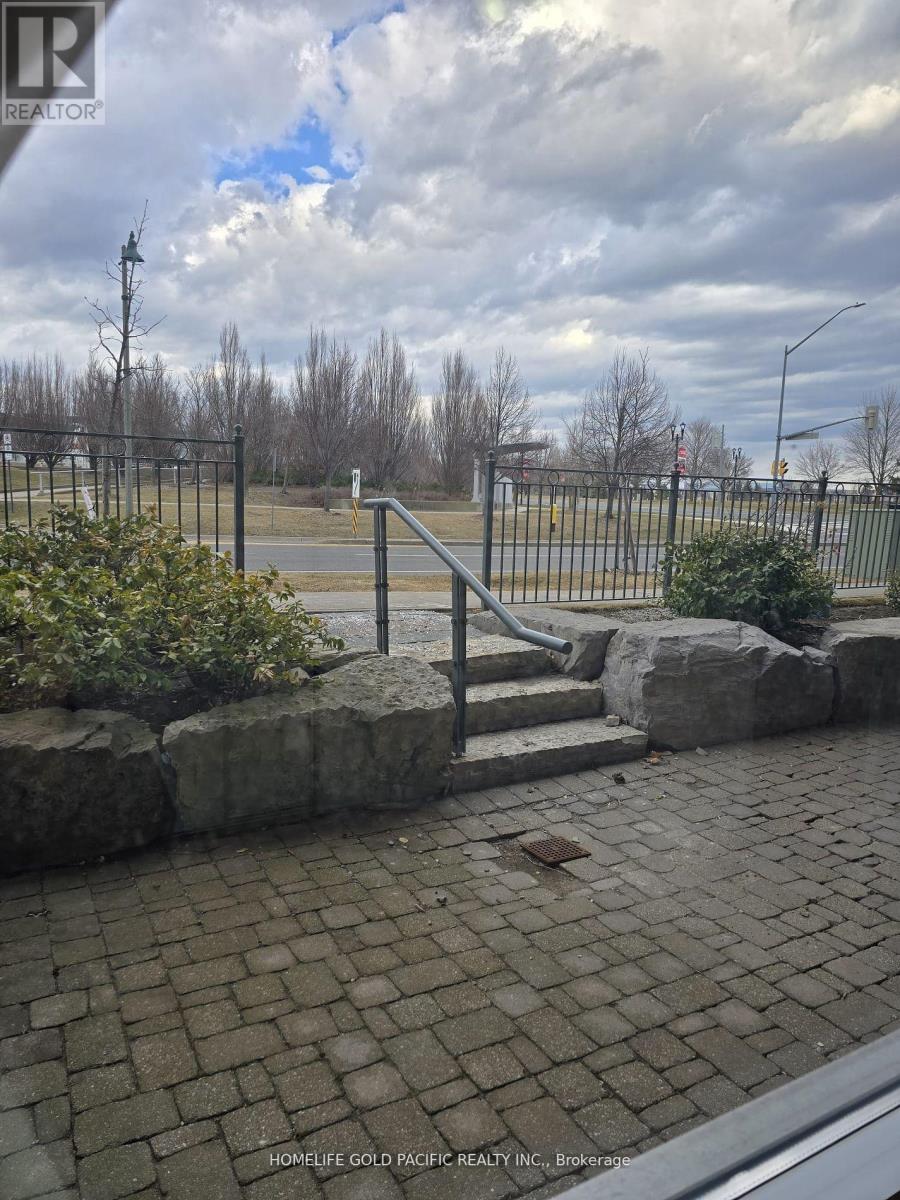Photo 14 of 117 33 Cox Boulevard, Markham ON