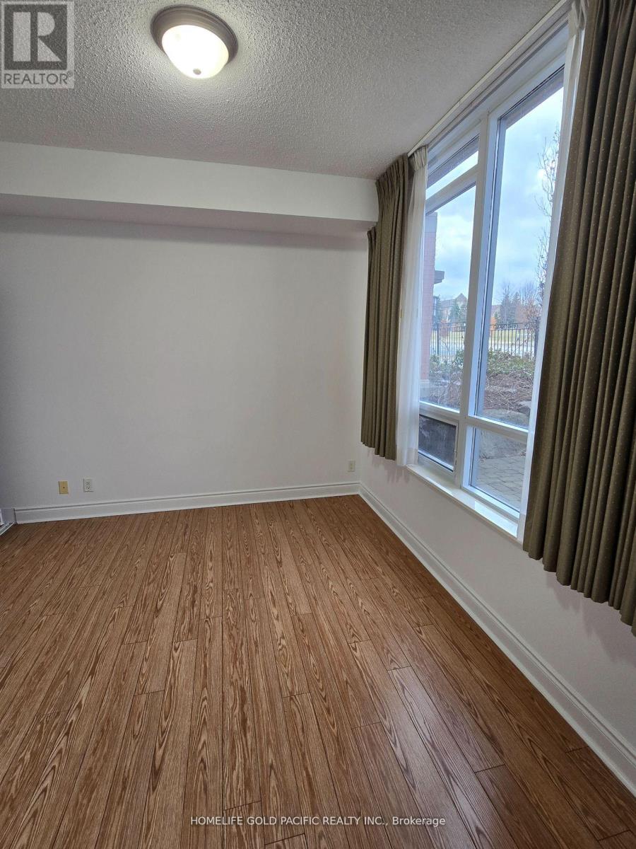 Photo 8 of 117 33 Cox Boulevard, Markham ON