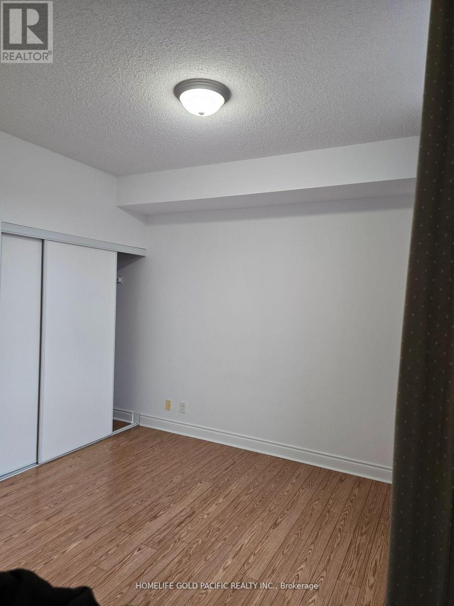 Photo 9 of 117 33 Cox Boulevard, Markham ON