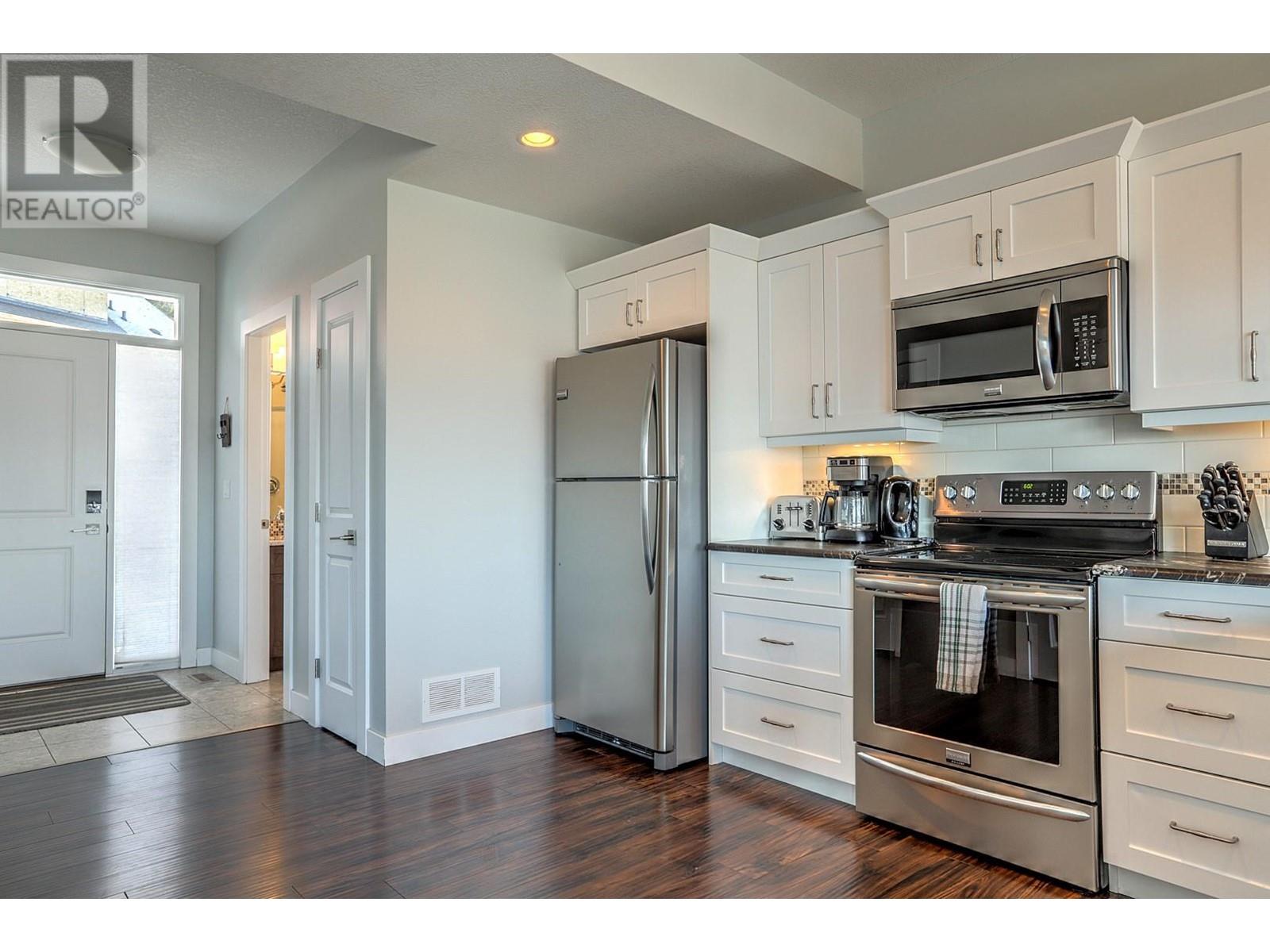 443 6963 Terazona Drive, Kelowna
