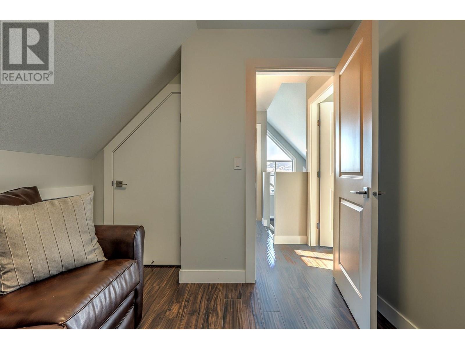 443 6963 Terazona Drive, Kelowna