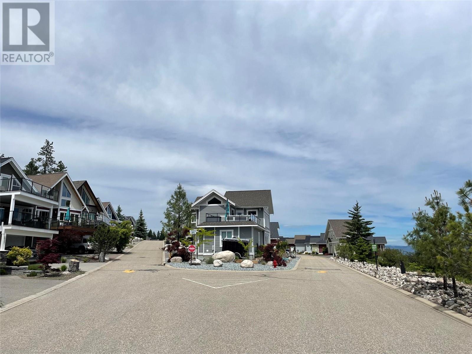 443 6963 Terazona Drive, Kelowna