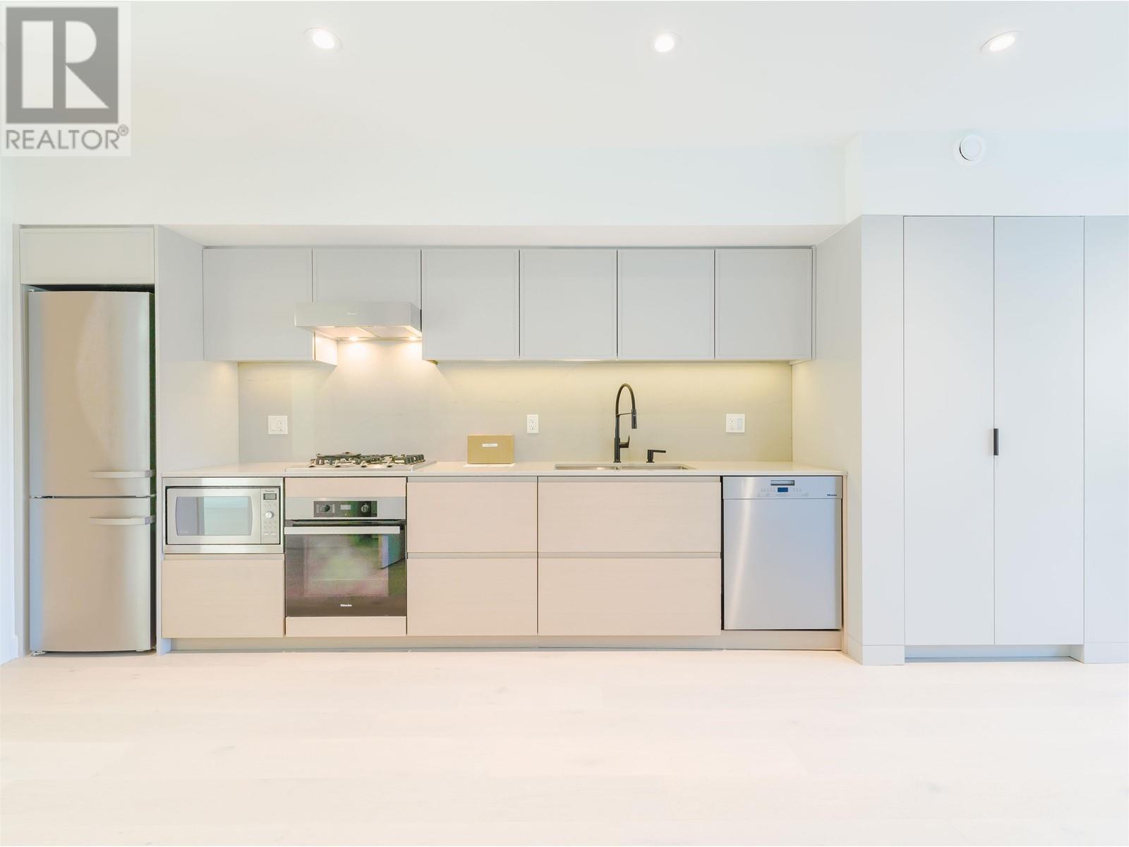 Photo 7 of 4422 Ash Street, Vancouver BC