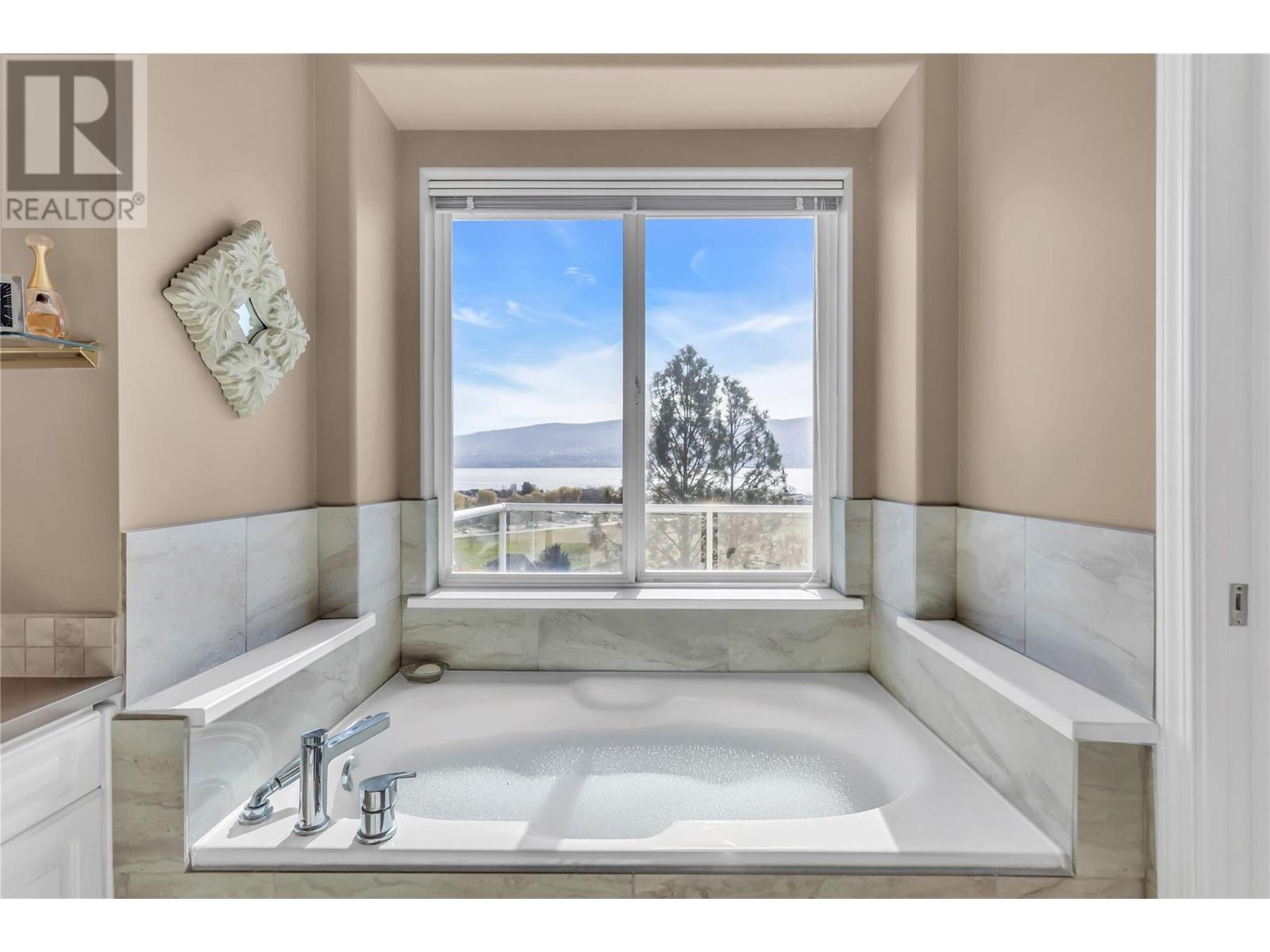  3576 Apple Way Boulevard, West Kelowna